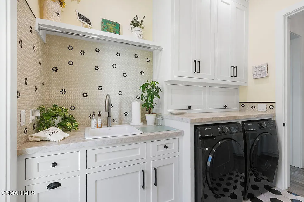 2431 Sapra Street Thousand Oaks, CA 91362