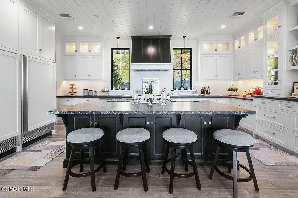 2431 Sapra Street Thousand Oaks, CA 91362