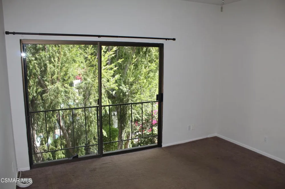 6254 Shoup Avenue #1/2 Woodland Hills, CA 91367