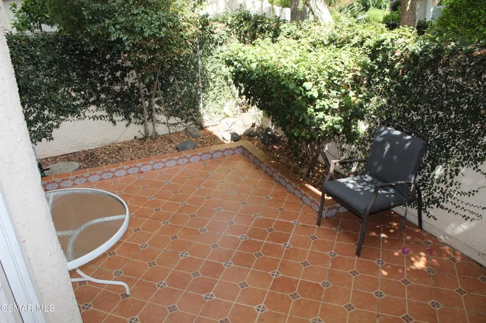 6254 Shoup Avenue #1/2 Woodland Hills, CA 91367