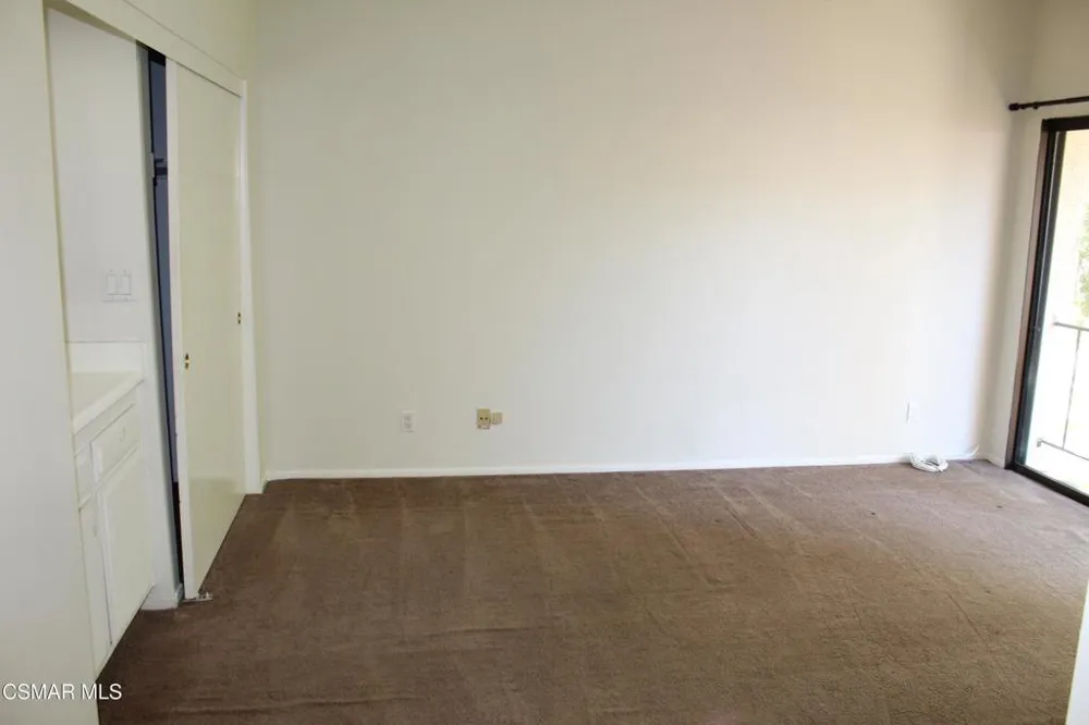 6254 Shoup Avenue #1/2 Woodland Hills, CA 91367