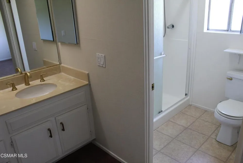 6254 Shoup Avenue #1/2 Woodland Hills, CA 91367