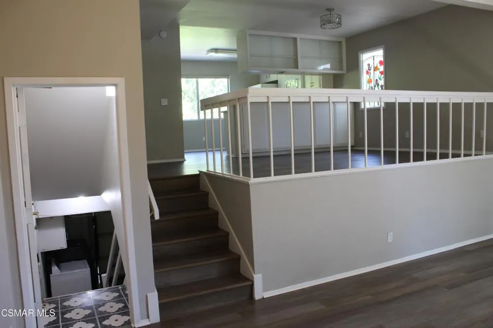 6254 Shoup Avenue #1/2 Woodland Hills, CA 91367