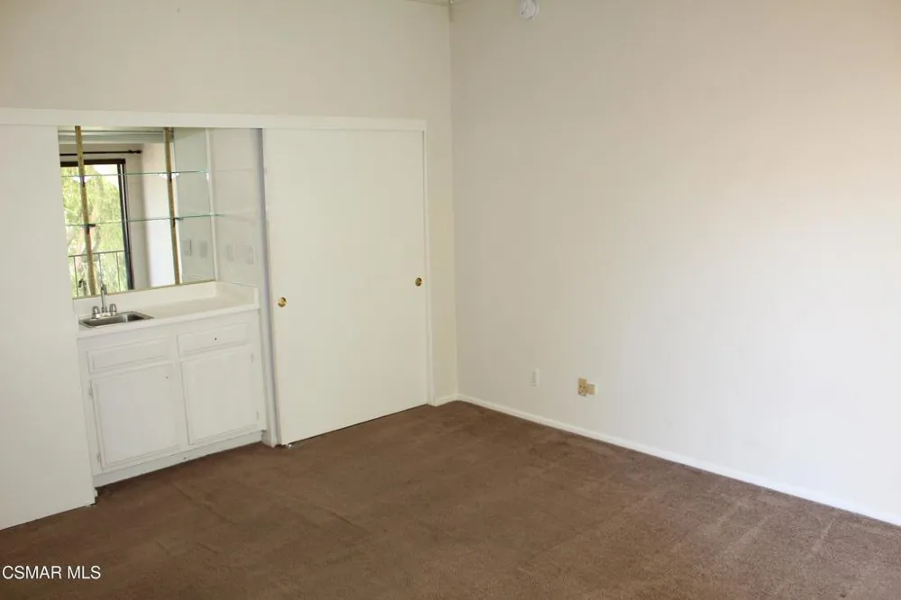 6254 Shoup Avenue #1/2 Woodland Hills, CA 91367