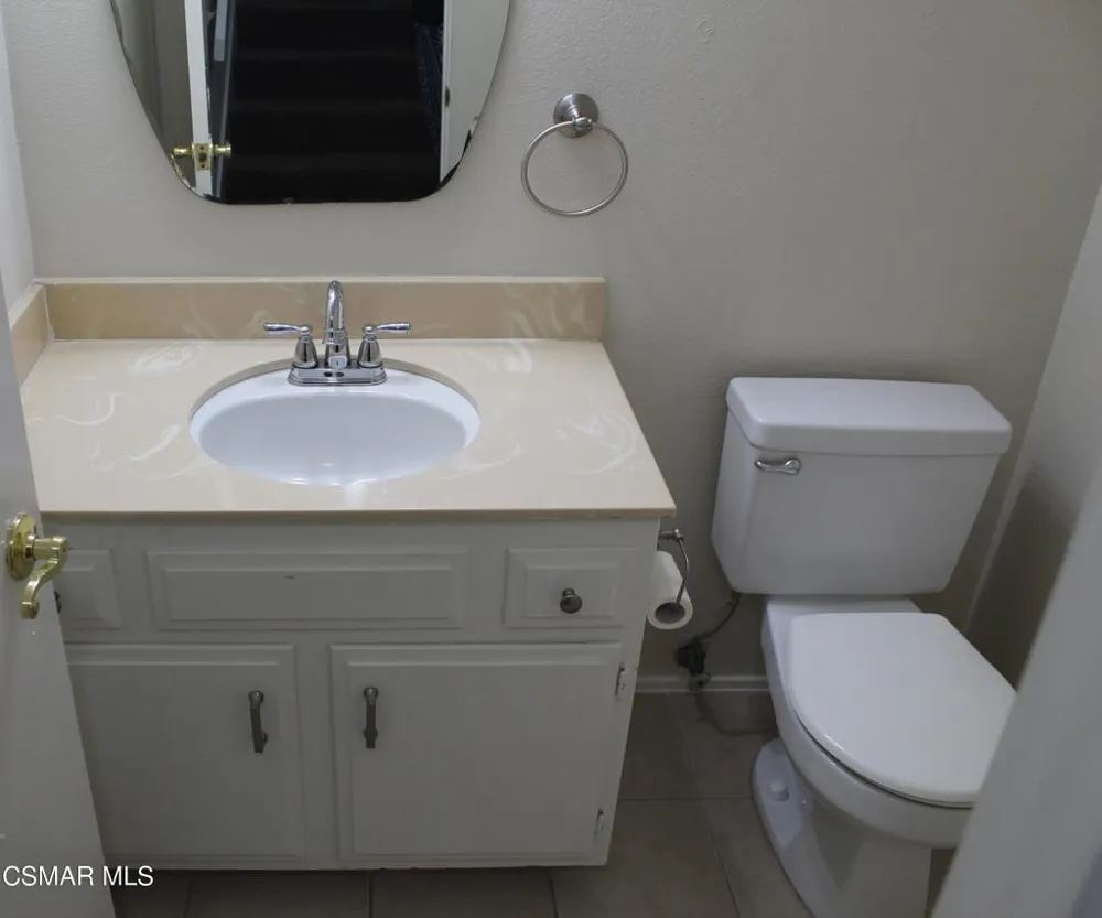 6254 Shoup Avenue #1/2 Woodland Hills, CA 91367