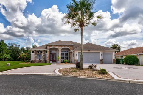 27028 OLD ENGLISH COURT