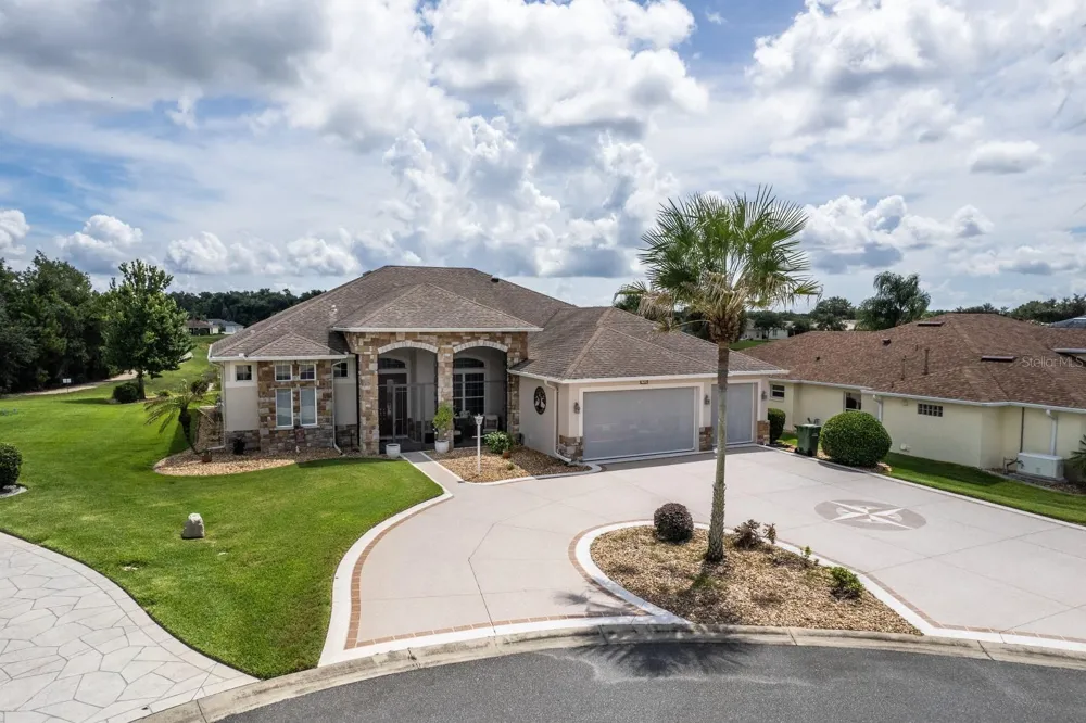 27028 OLD ENGLISH COURT Leesburg, FL 34748