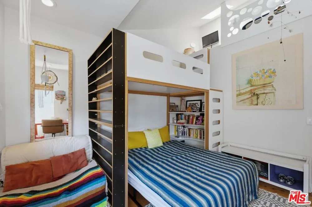 2320 Walnut Avenue Venice, CA 90291