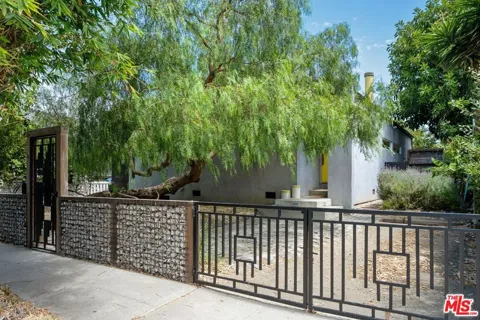 2320 Walnut Avenue