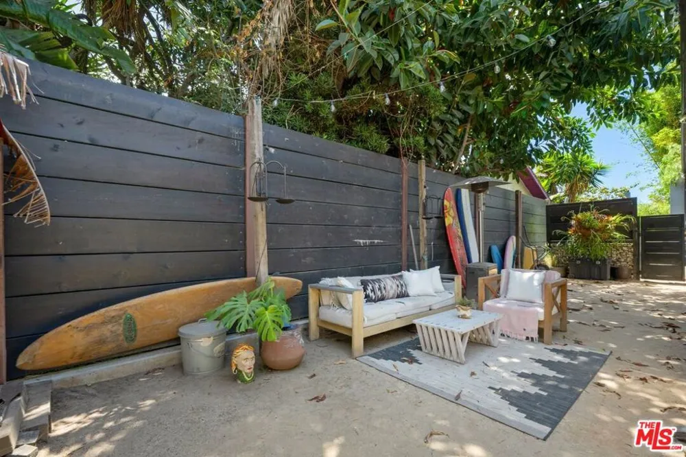 2320 Walnut Avenue Venice, CA 90291