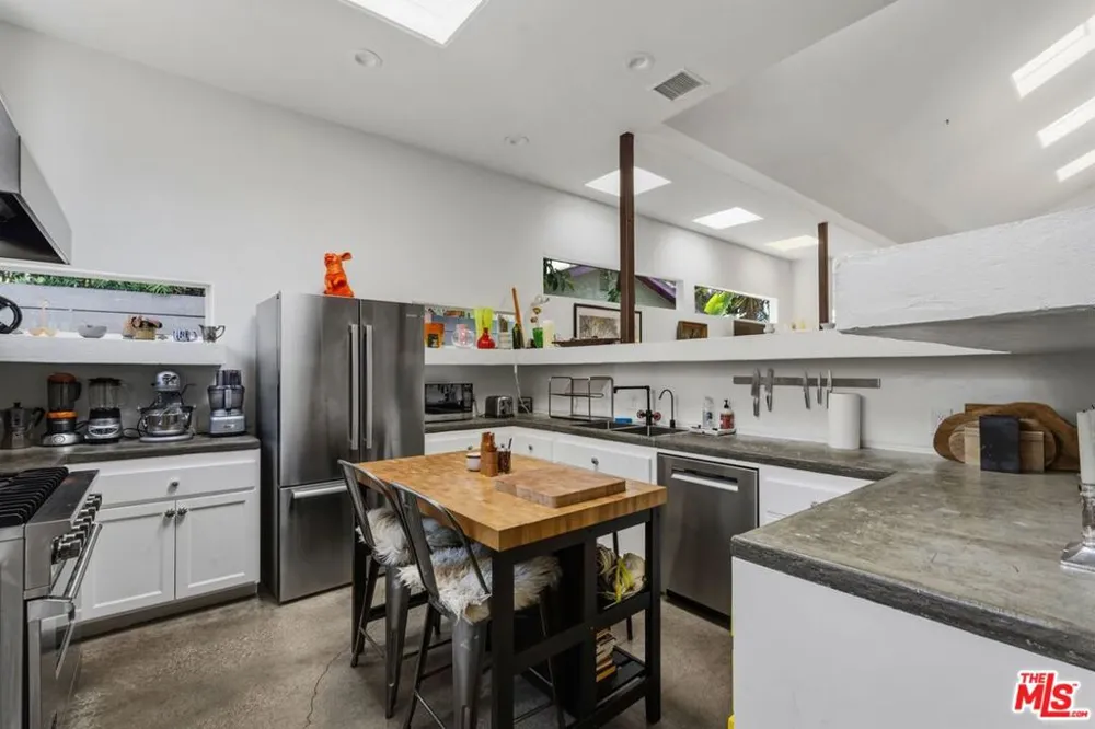 2320 Walnut Avenue Venice, CA 90291