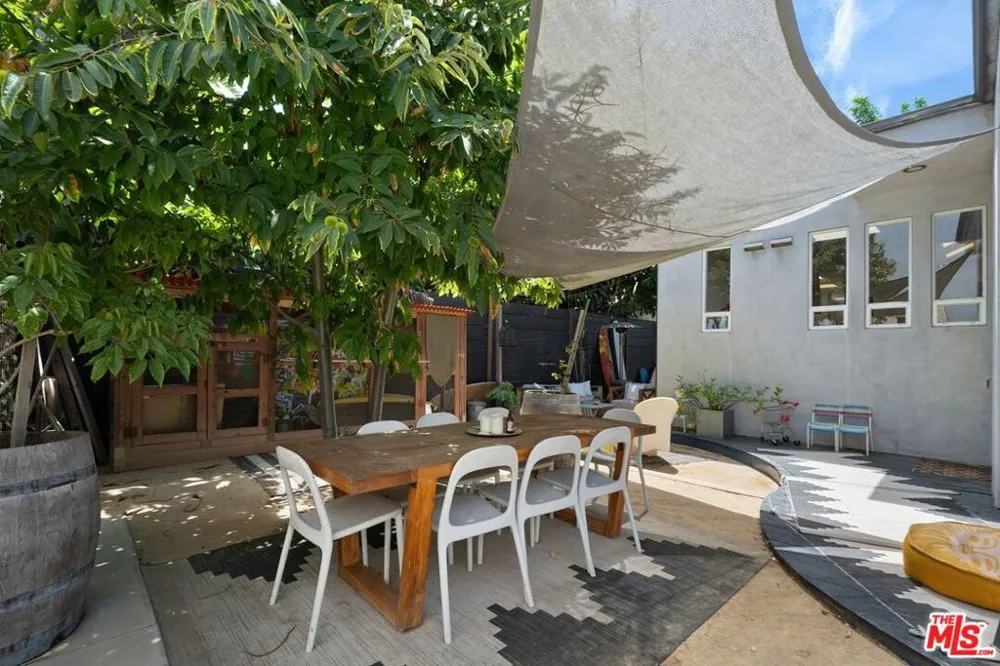 2320 Walnut Avenue Venice, CA 90291