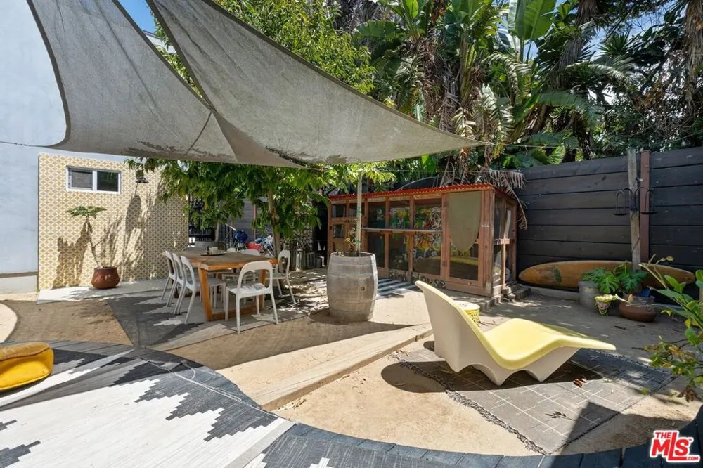 2320 Walnut Avenue Venice, CA 90291