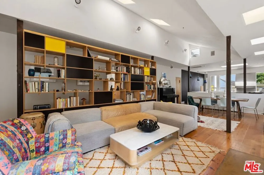 2320 Walnut Avenue Venice, CA 90291