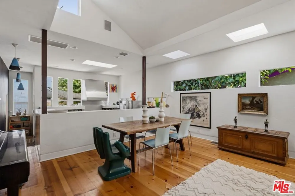 2320 Walnut Avenue Venice, CA 90291