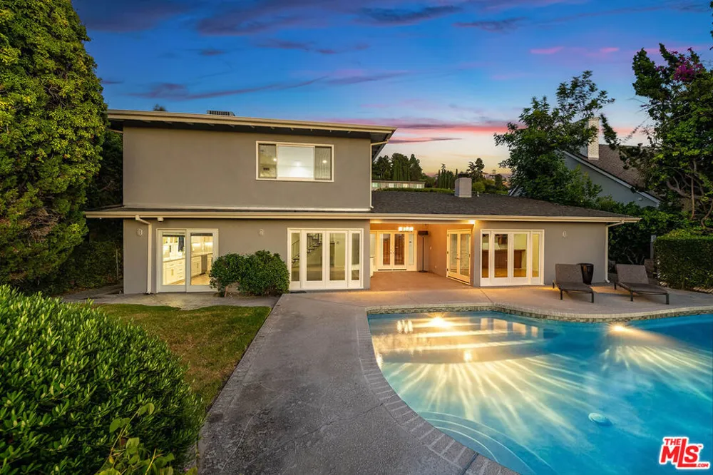 3115 Dona Susana Drive Studio City, CA 91604