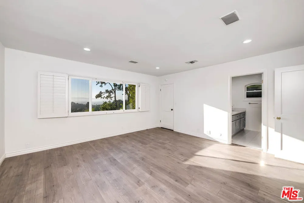 3115 Dona Susana Drive Studio City, CA 91604