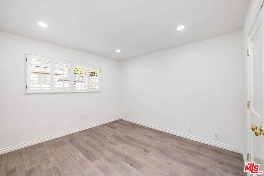 3115 Dona Susana Drive Studio City, CA 91604