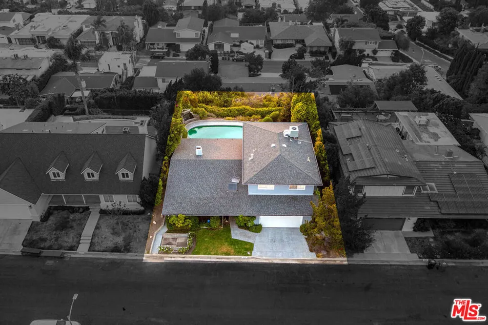3115 Dona Susana Drive Studio City, CA 91604