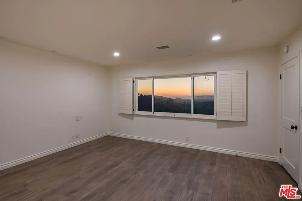 3115 Dona Susana Drive Studio City, CA 91604