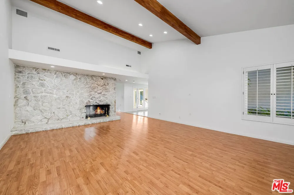 3115 Dona Susana Drive Studio City, CA 91604