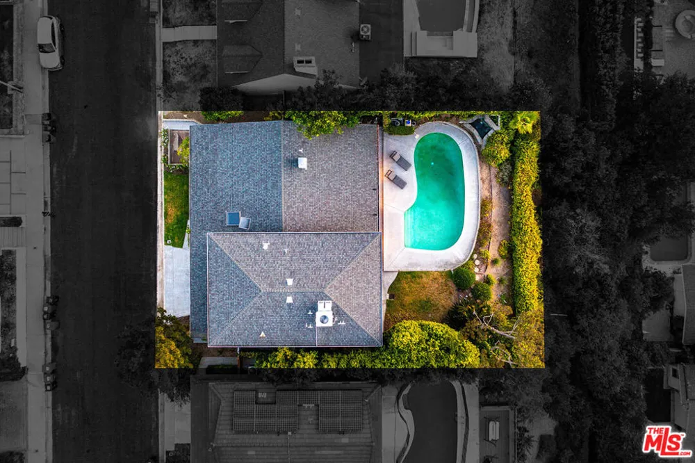 3115 Dona Susana Drive Studio City, CA 91604