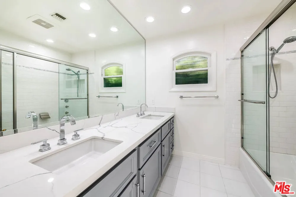 3115 Dona Susana Drive Studio City, CA 91604
