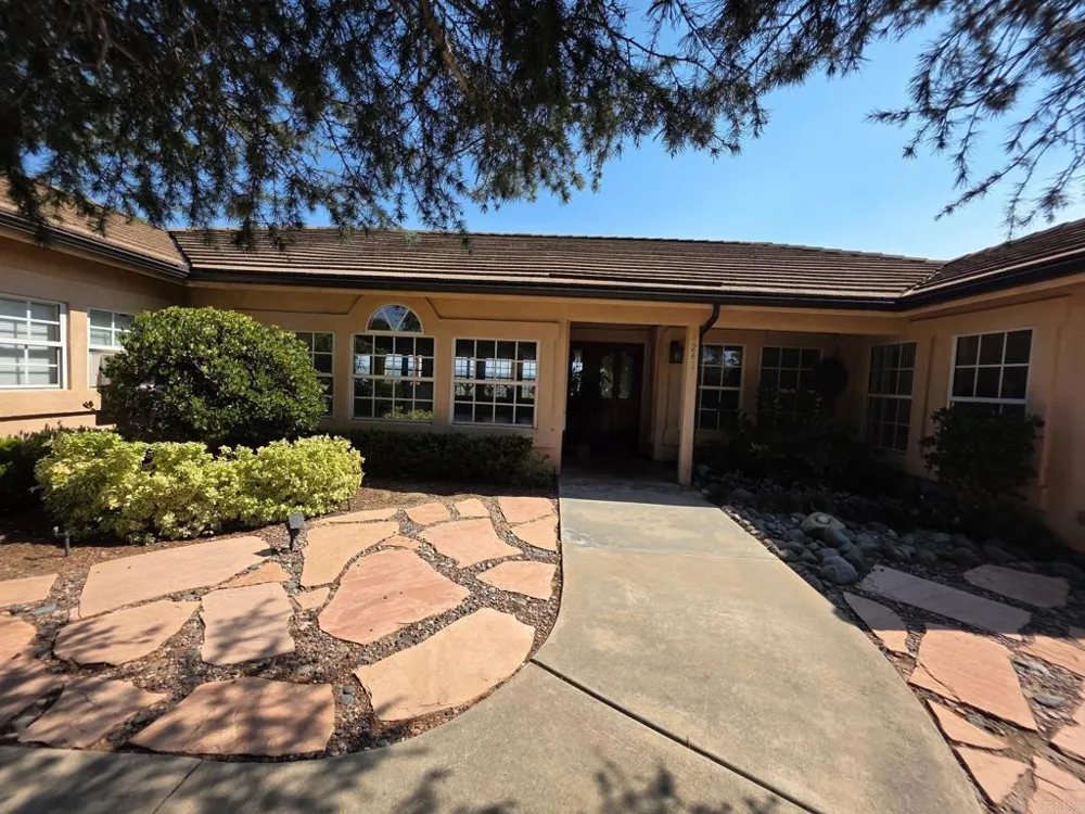 4241 Via El Dorado Fallbrook, CA 92028