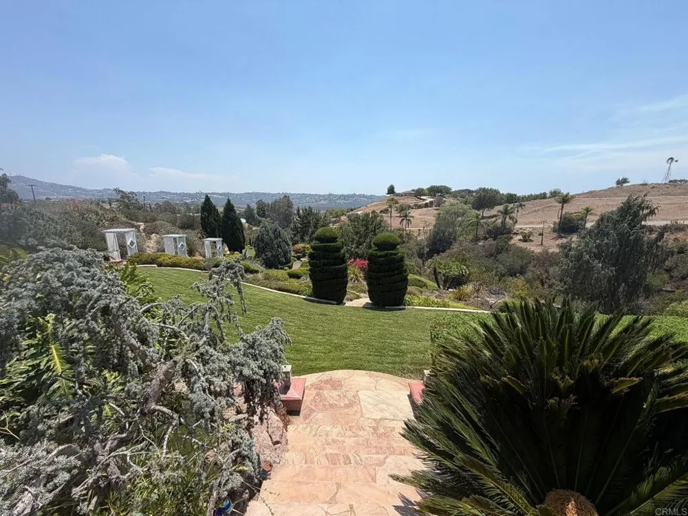 4241 Via El Dorado Fallbrook, CA 92028