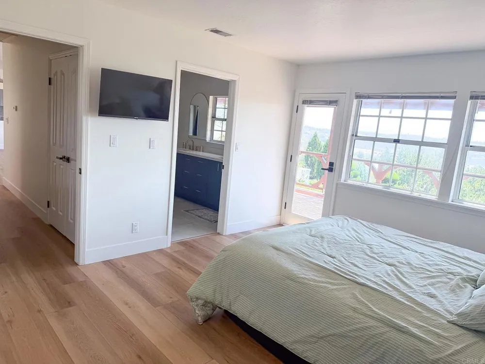 4241 Via El Dorado Fallbrook, CA 92028