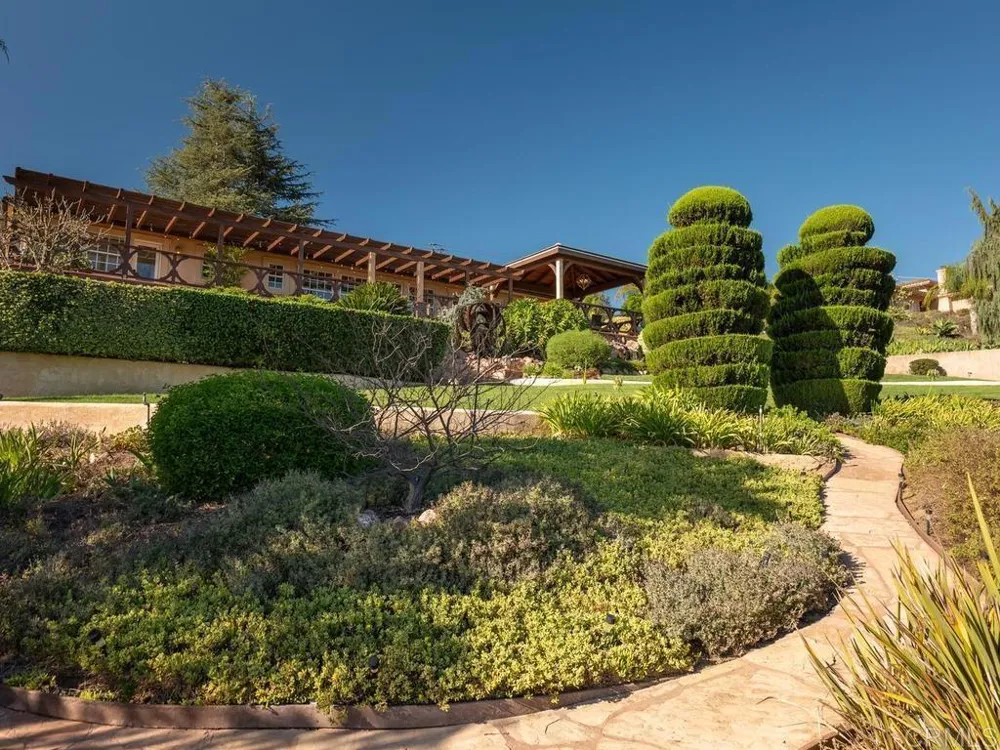 4241 Via El Dorado Fallbrook, CA 92028
