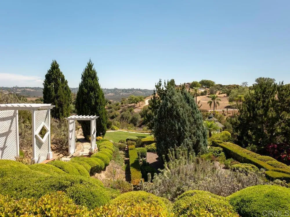 4241 Via El Dorado Fallbrook, CA 92028