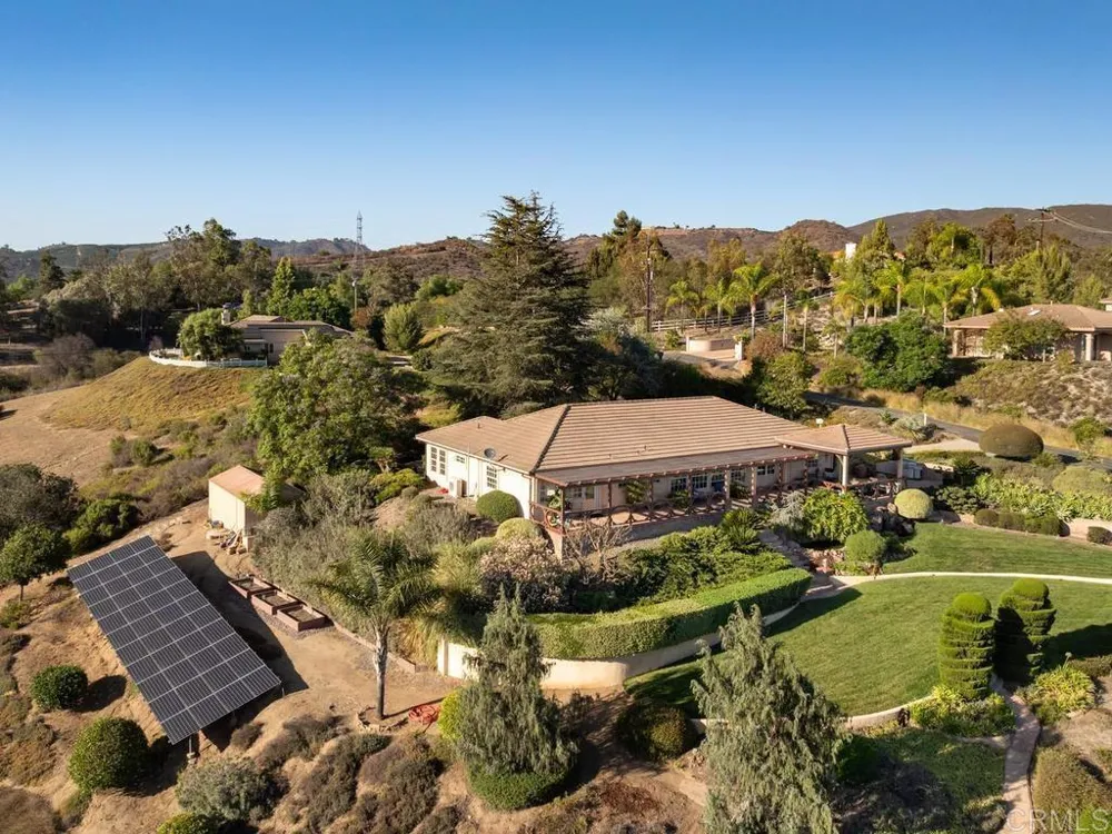 4241 Via El Dorado Fallbrook, CA 92028