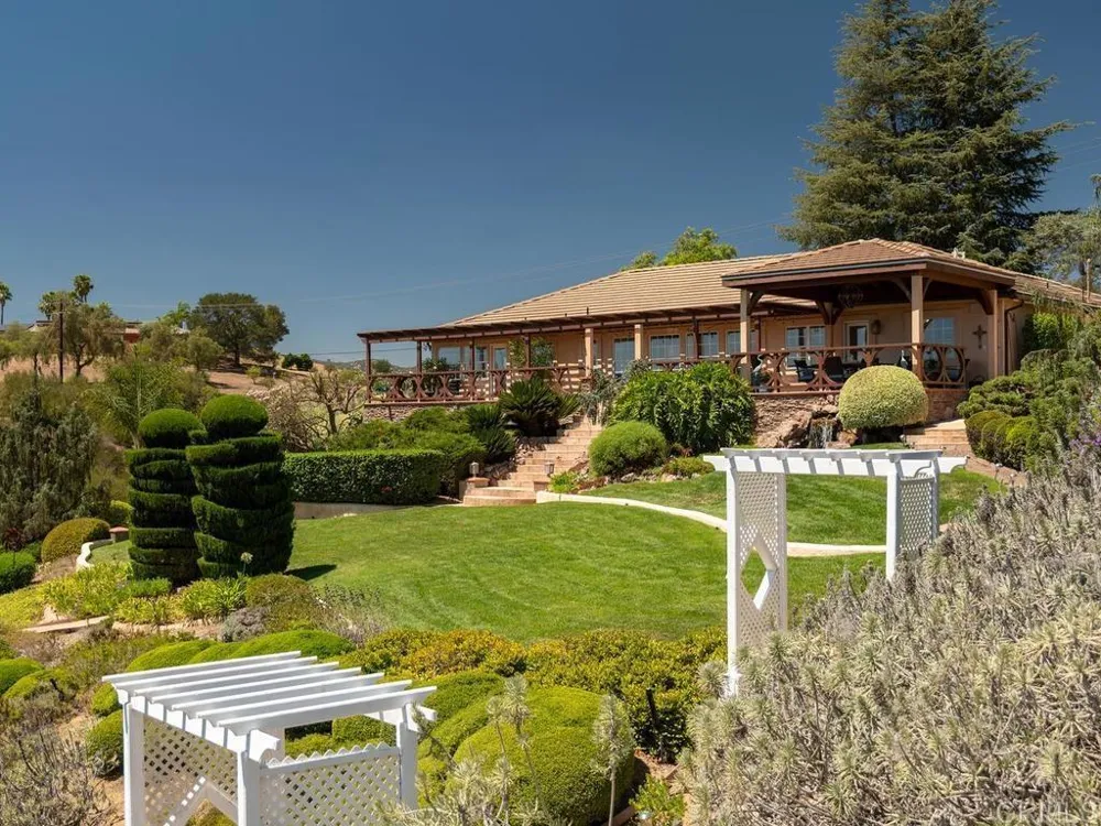 4241 Via El Dorado Fallbrook, CA 92028