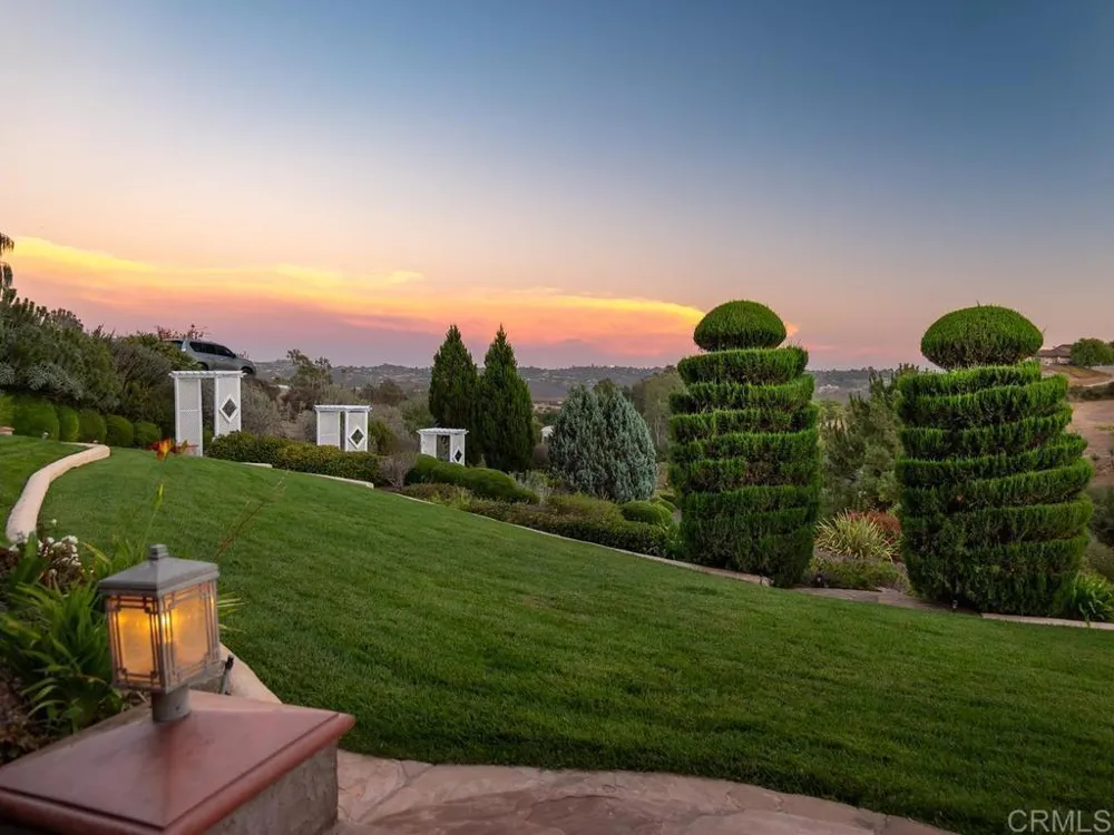 4241 Via El Dorado Fallbrook, CA 92028