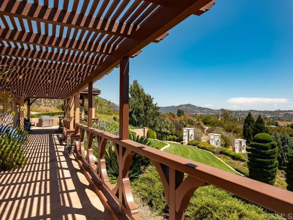 4241 Via El Dorado Fallbrook, CA 92028