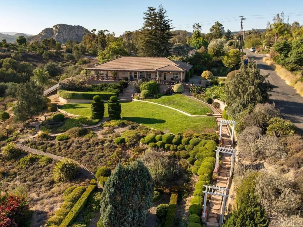 4241 Via El Dorado Fallbrook, CA 92028