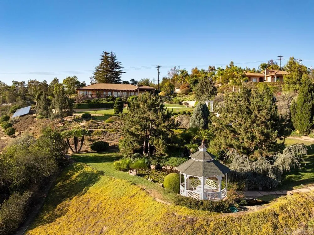 4241 Via El Dorado Fallbrook, CA 92028
