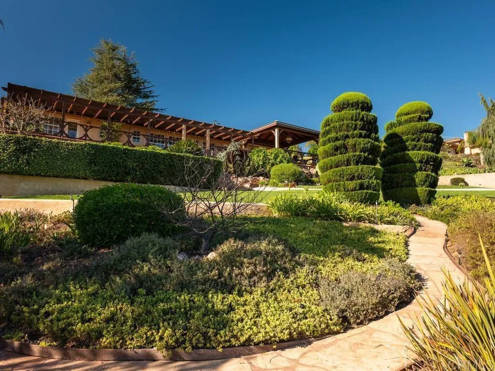 4241 Via El Dorado Fallbrook, CA 92028