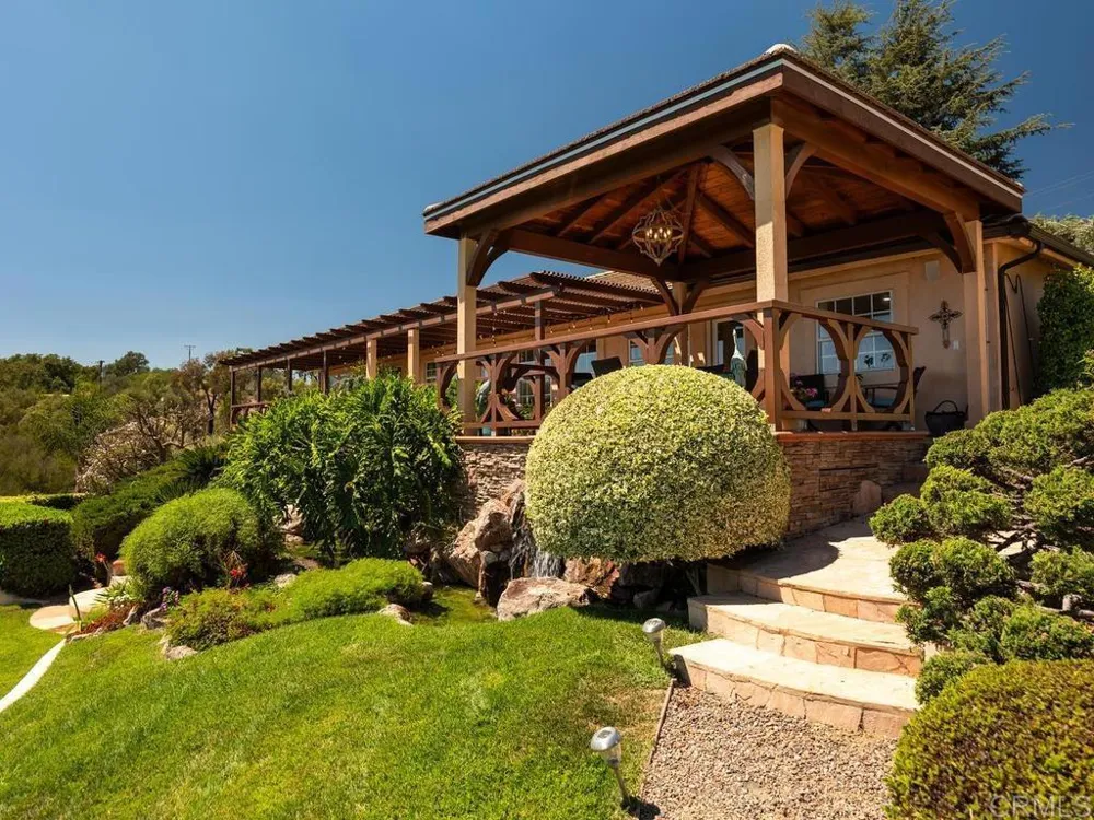 4241 Via El Dorado Fallbrook, CA 92028