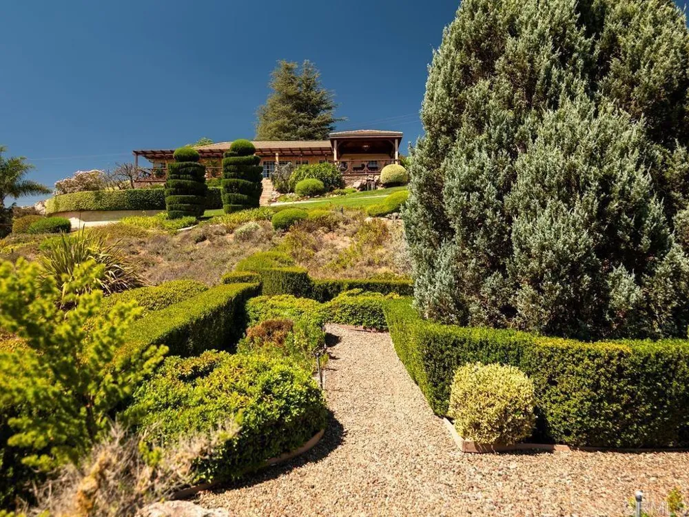 4241 Via El Dorado Fallbrook, CA 92028