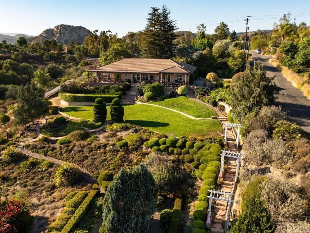 4241 Via El Dorado Fallbrook, CA 92028