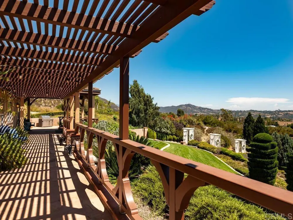 4241 Via El Dorado Fallbrook, CA 92028