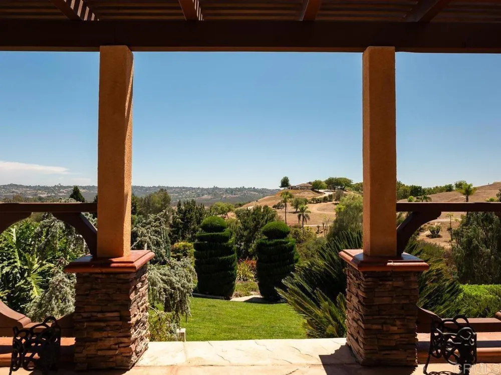 4241 Via El Dorado Fallbrook, CA 92028