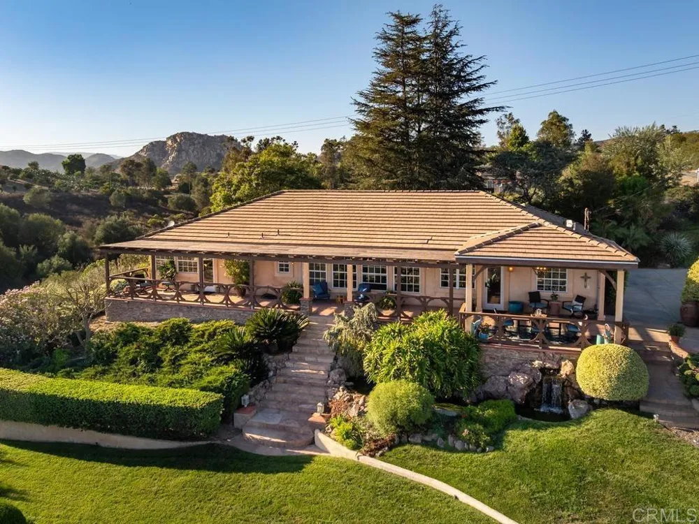 4241 Via El Dorado Fallbrook, CA 92028