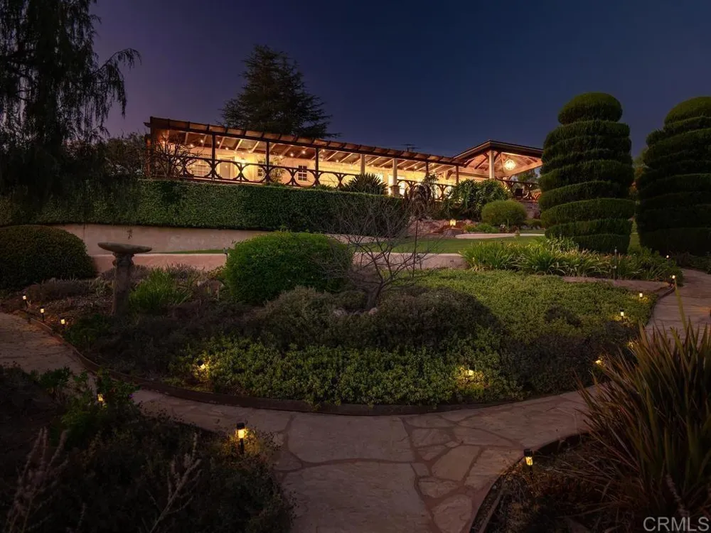 4241 Via El Dorado Fallbrook, CA 92028