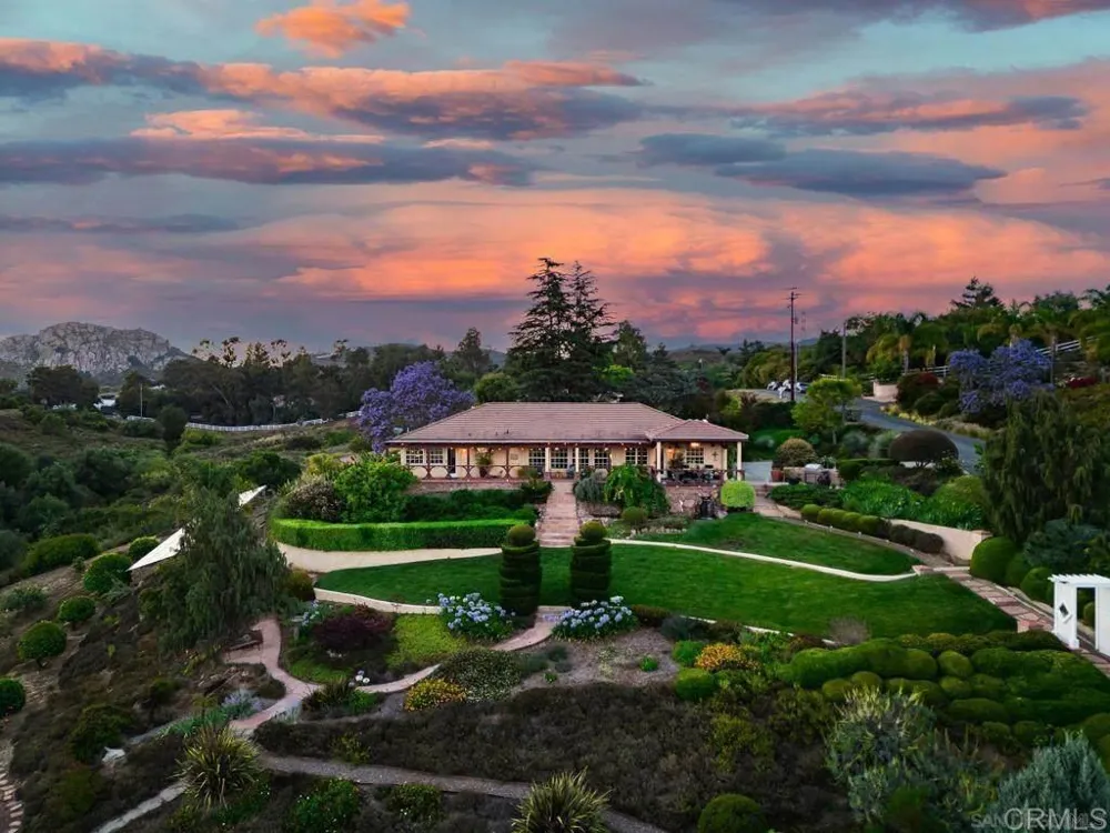 4241 Via El Dorado Fallbrook, CA 92028