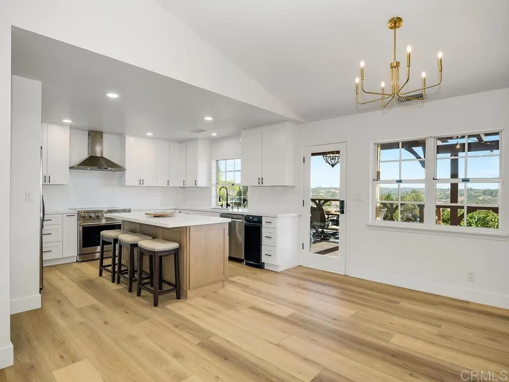 4241 Via El Dorado Fallbrook, CA 92028