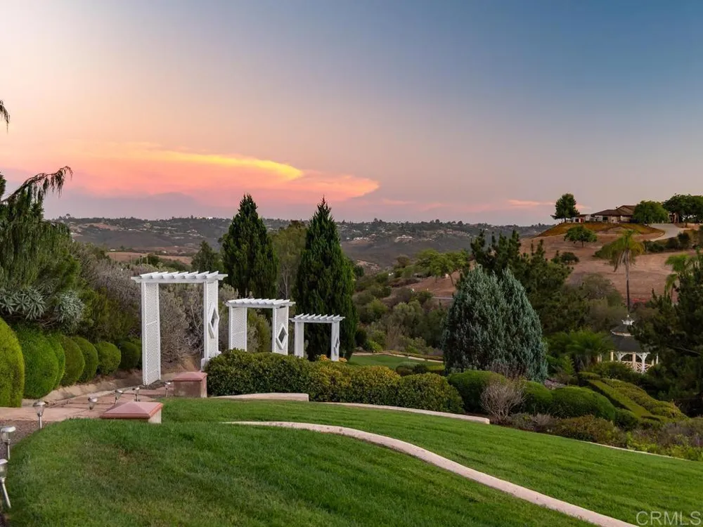 4241 Via El Dorado Fallbrook, CA 92028
