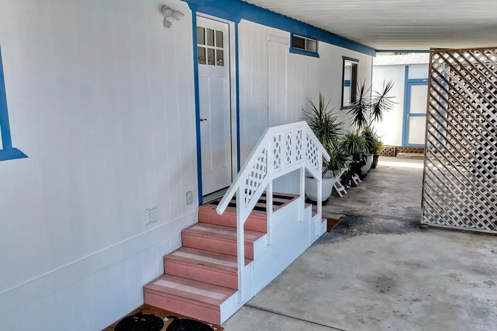 6493 Friendly Place Carlsbad, CA 92011